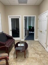 2100 Alafaya Trl, Oviedo, FL for lease Interior Photo- Image 1 of 1