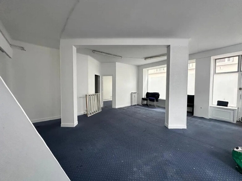 1 Square De Verdun, Paris for sale - Building Photo - Image 1 of 1