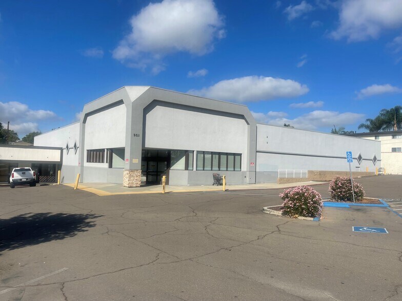 951 N Harbor Blvd, La Habra, CA for lease - Building Photo - Image 2 of 6