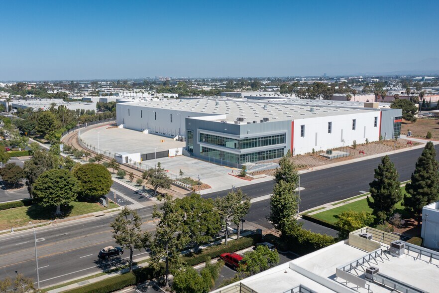 17451 Von Karman Ave, Irvine, CA à louer - Photo du bâtiment - Image 3 de 13