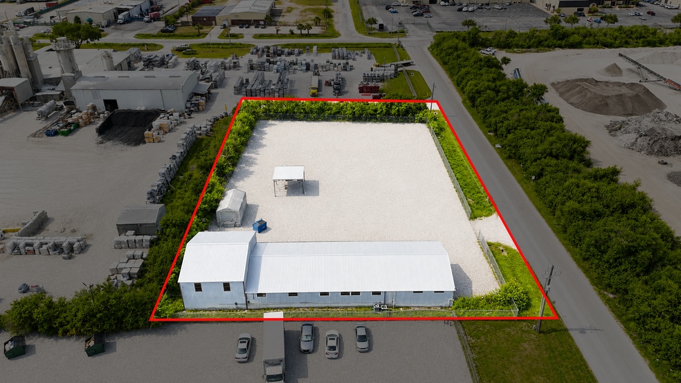 2646 Lasso Ln, Lakeland, FL for lease - Building Photo - Image 2 of 19