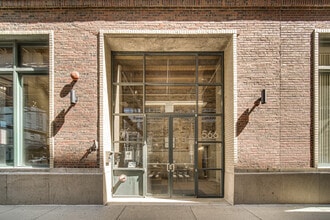 560-566 W Lake St, Chicago, IL à louer Photo intérieure- Image 1 de 19