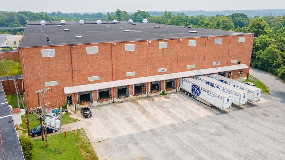 100 United Furniture Dr, Lexington, NC à louer - Photo principale - Image 1 de 10