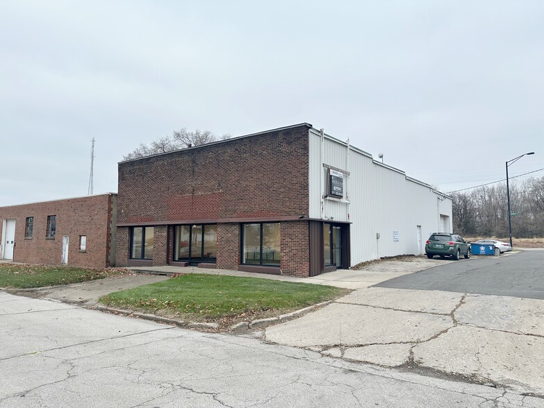 307 S Locust St, Champaign, IL for lease - Primary Photo - Image 1 of 1