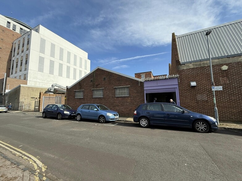 36-40 Middle St, Southsea à louer - Photo du bâtiment - Image 3 de 8