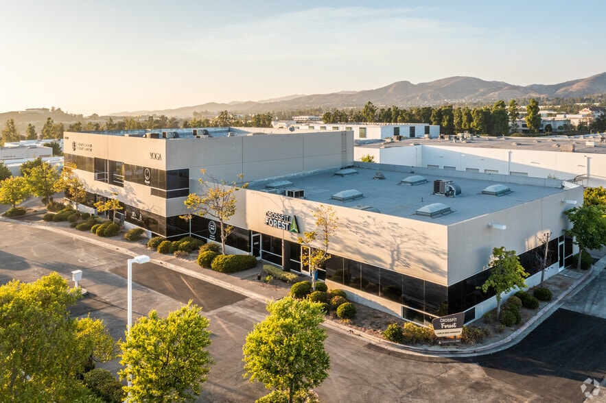 26981 Vista Terrace, Lake Forest, CA for lease - Building Photo - Image 2 of 17