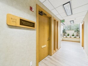 118 SW 330th St, Federal Way, WA for lease Interior Photo- Image 1 of 7