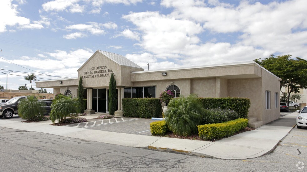 71 NE 27th Ave, Pompano Beach, FL à vendre - Photo du bâtiment - Image 1 de 32