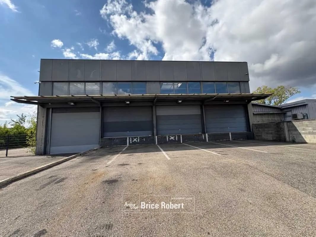 Office in Saint-Priest for lease Building Photo- Image 1 of 8