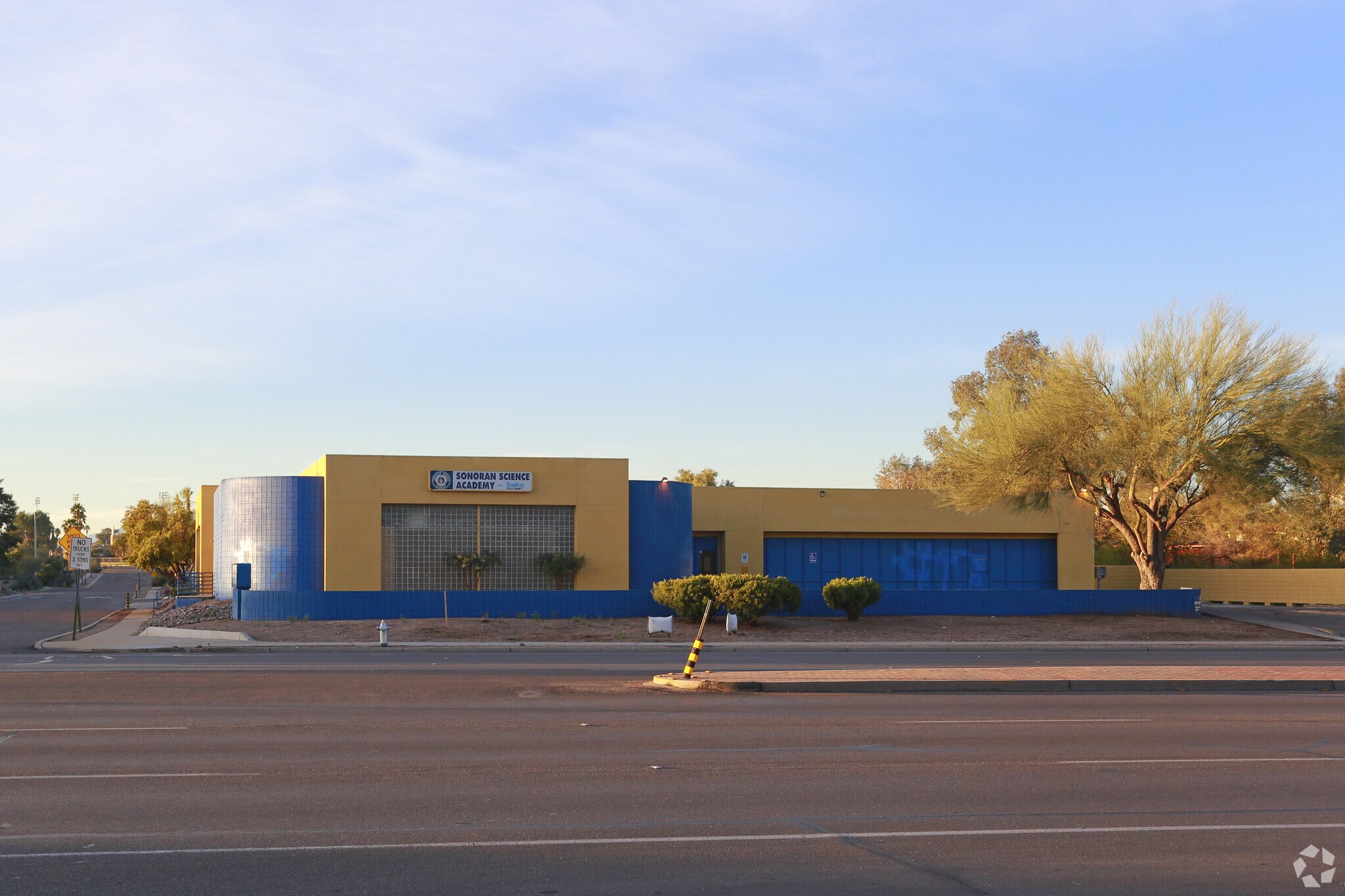 6880 E Broadway Blvd, Tucson, AZ à vendre Photo principale- Image 1 de 7