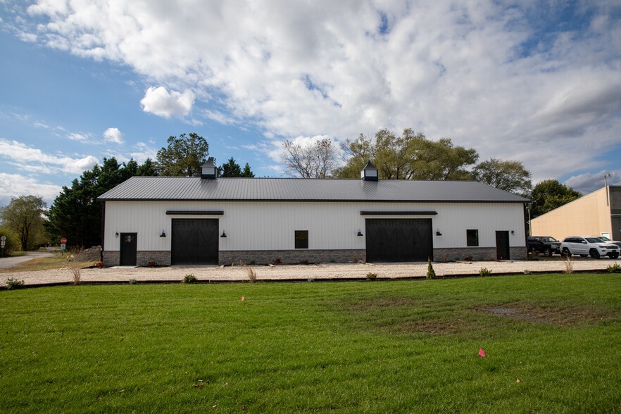 266-272 W State St, Millsboro, DE for lease - Building Photo - Image 1 of 11