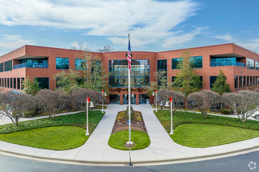 1225 E Weisgarber Rd, Knoxville, TN à louer - Photo du bâtiment - Image 1 de 16