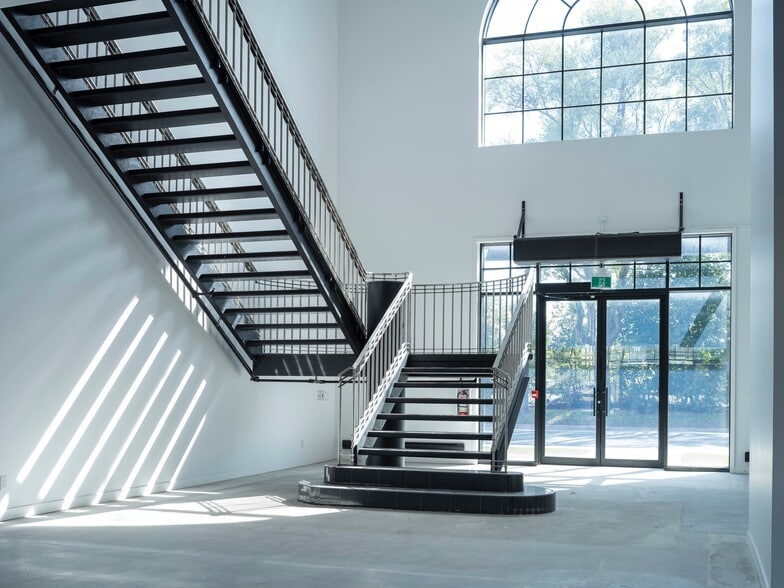 2650 St Clair Av W, Toronto, ON à vendre - Photo intérieure - Image 3 de 99