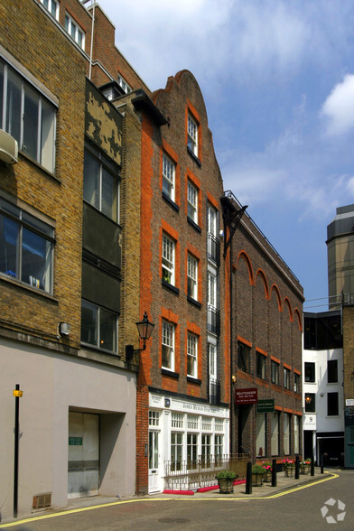 6 Masons Yard, London for lease - Building Photo - Image 3 of 3