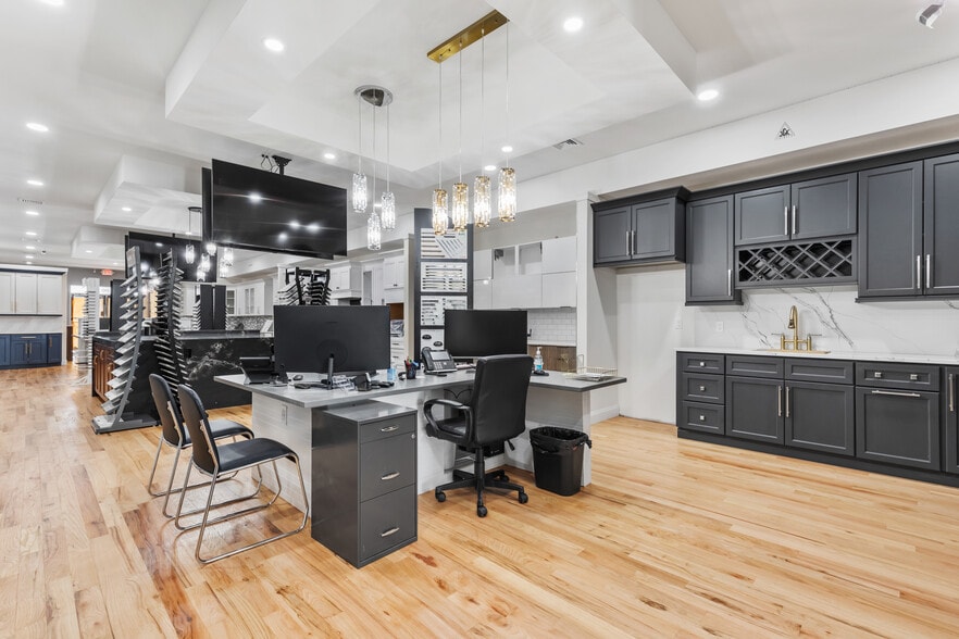 390 Ramapo Valley Rd, Oakland, NJ for lease - Building Photo - Image 3 of 47