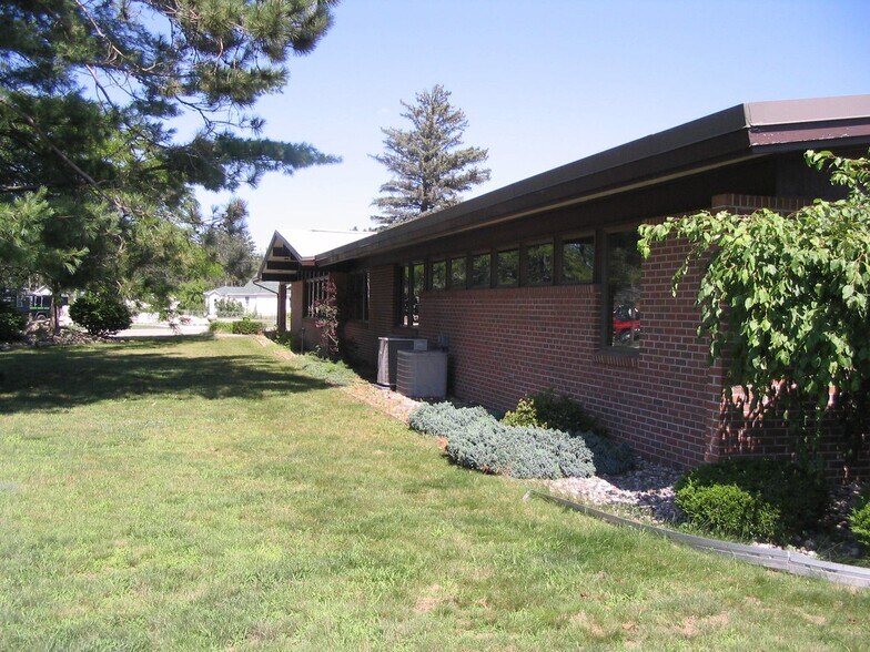 1010 W North Down River Rd, Grayling, MI à vendre - Photo du bâtiment - Image 2 de 16