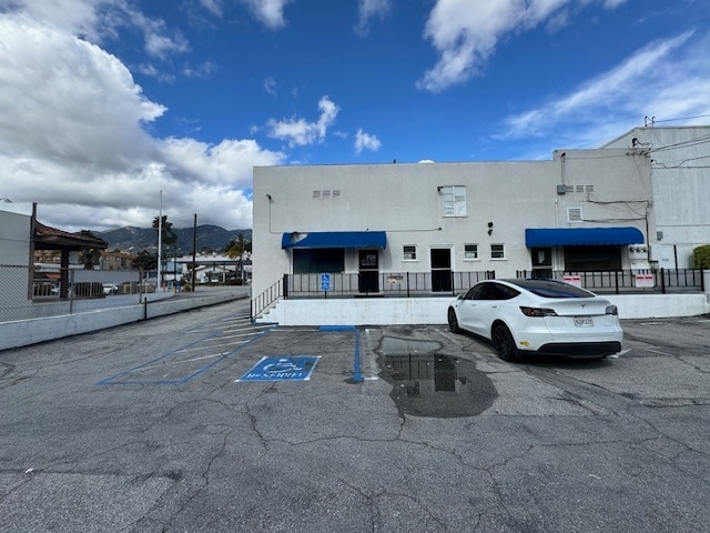 2804-2808 Honolulu Ave, Glendale, CA for lease - Building Photo - Image 3 of 8