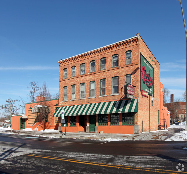 96 State St, Auburn, NY à vendre - Photo principale - Image 1 de 1