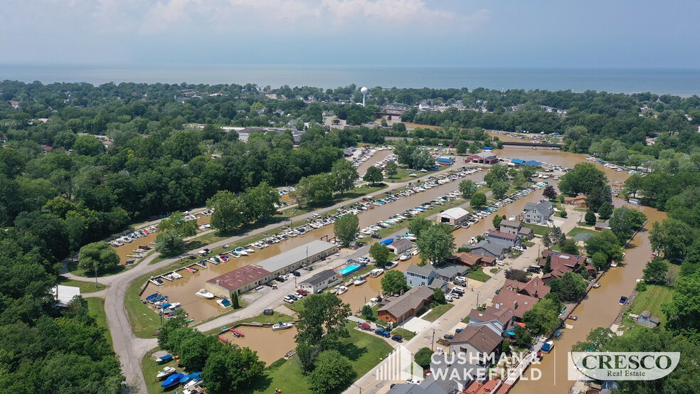 921 W River Rd, Vermilion, OH à vendre - Photo du bâtiment - Image 2 de 24