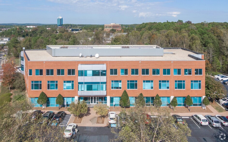 3511 Shannon Rd, Durham, NC à louer - Photo du bâtiment - Image 2 de 11