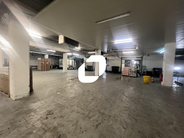 Industrial in Thiais for lease - Building Photo - Image 3 of 11