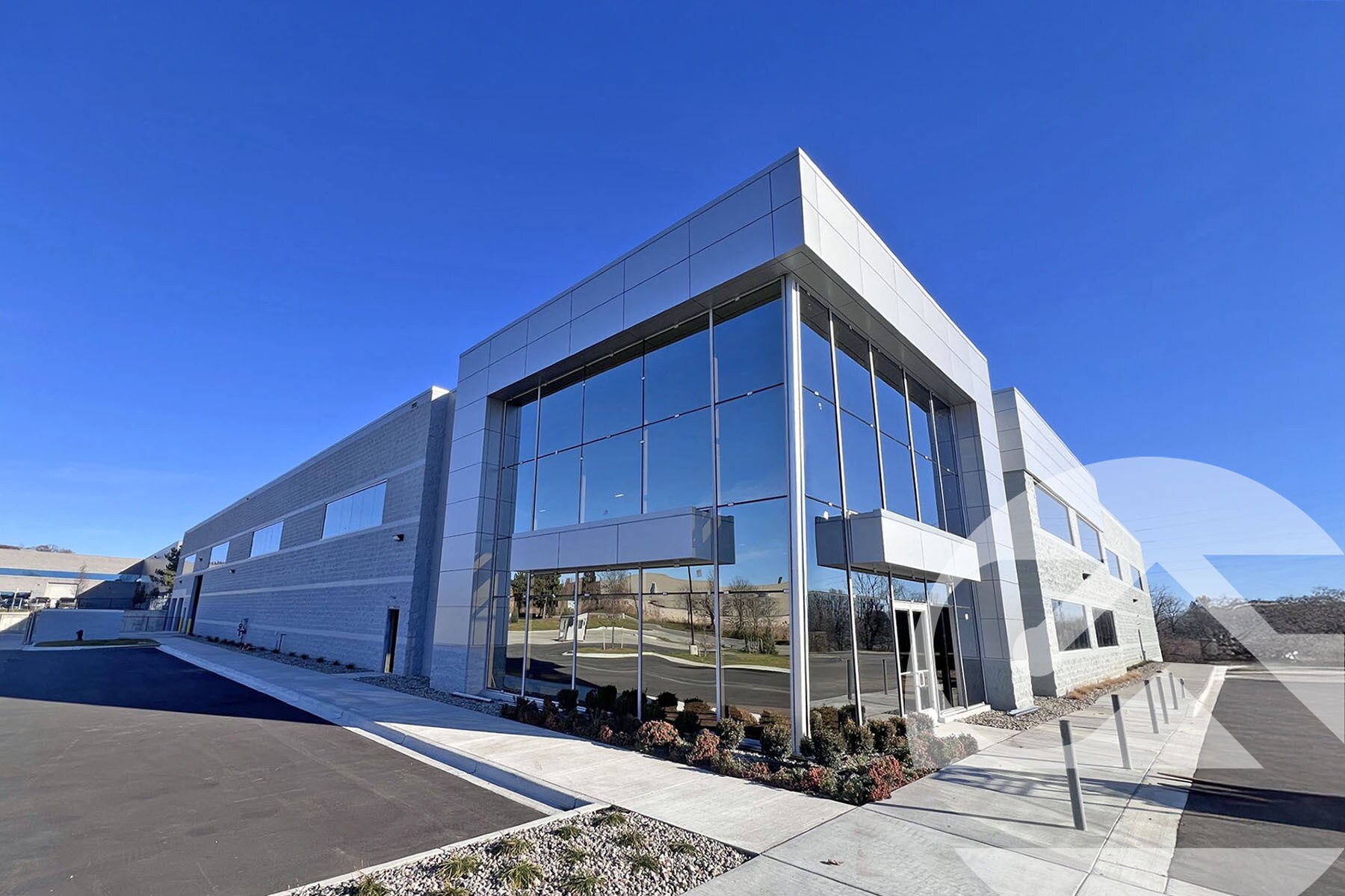 1465 Pacific Dr, Auburn Hills, MI à louer Photo du bâtiment- Image 1 de 3