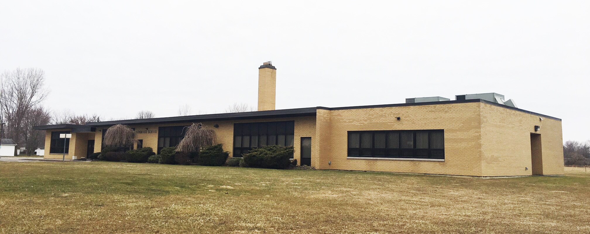 6700 Schultz St, Niagara Falls, NY à vendre Photo du bâtiment- Image 1 de 1