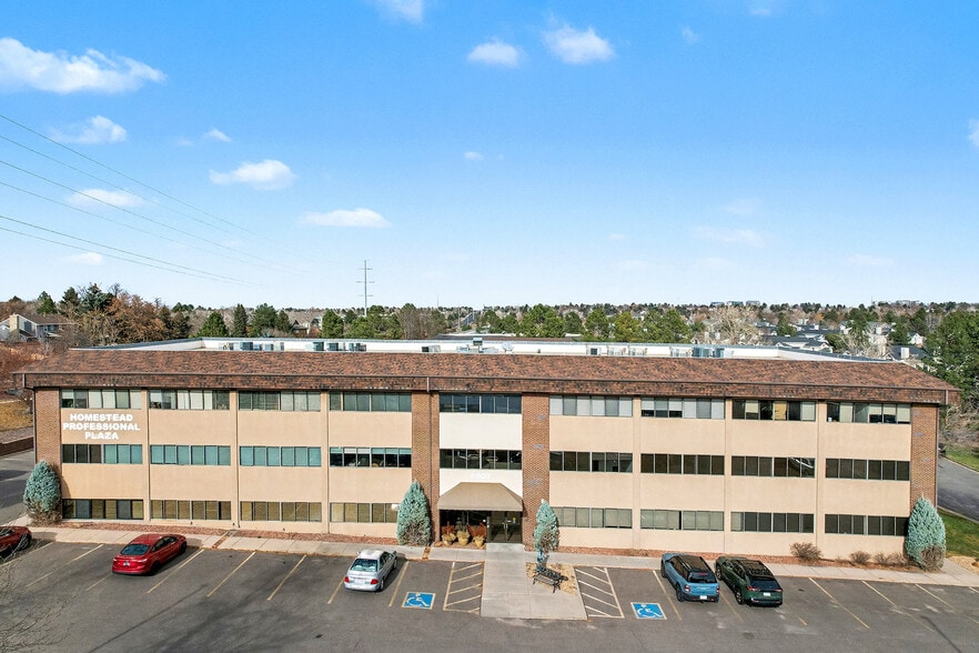 6909 S Holly Cir, Centennial, CO à vendre - Photo du bâtiment - Image 2 de 35