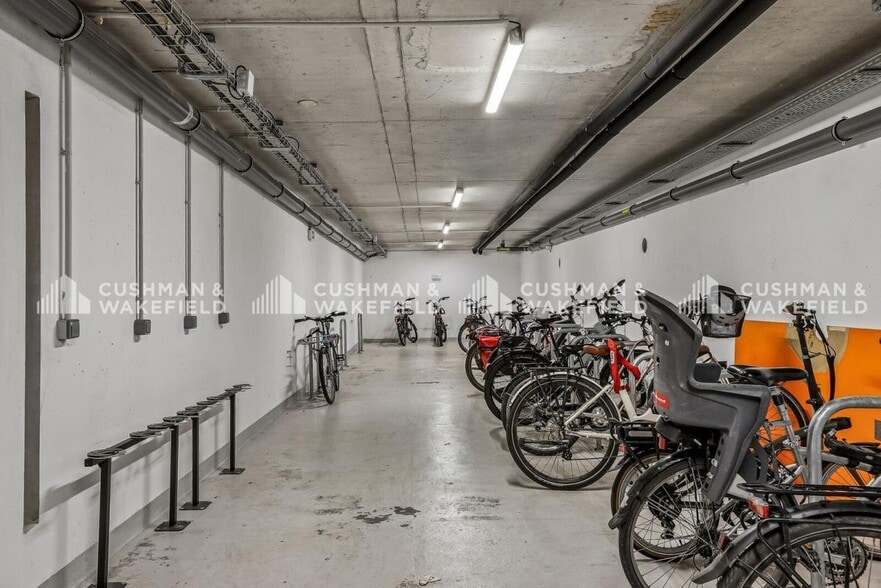 1 Rue Croix-Barret, Lyon for lease - Building Photo - Image 1 of 5
