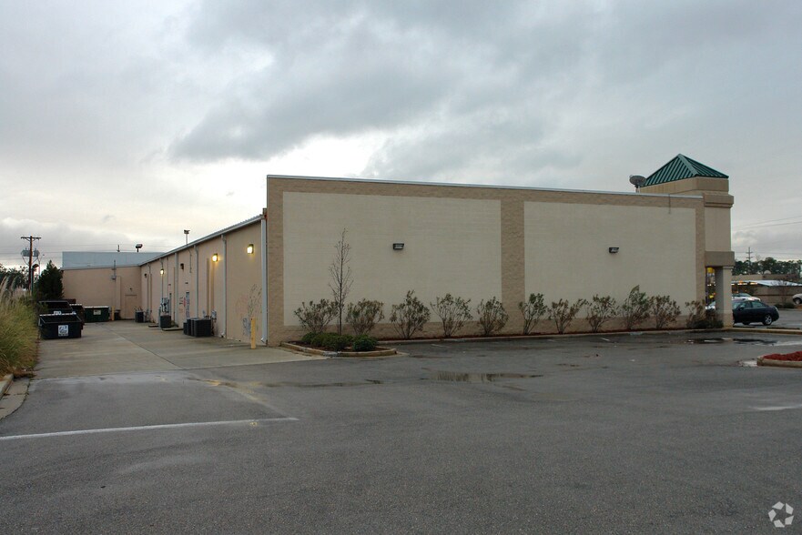 3921 Bienville Blvd, Ocean Springs, MS à louer - Photo du bâtiment - Image 2 de 4