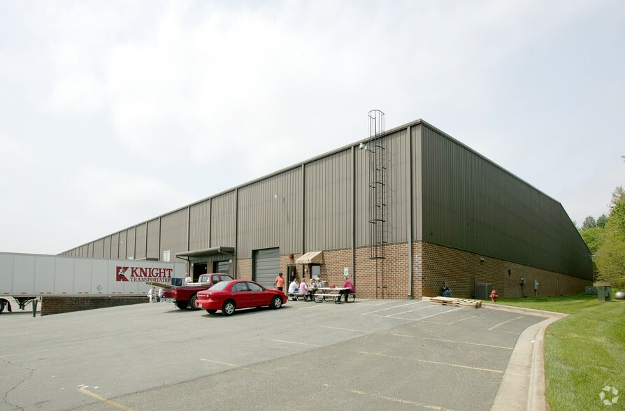 540 Northridge Park Dr, Rural Hall, NC for lease - Building Photo - Image 2 of 8