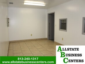 13215 N Nebraska Ave, Tampa, FL à louer Photo intérieure- Image 2 de 5