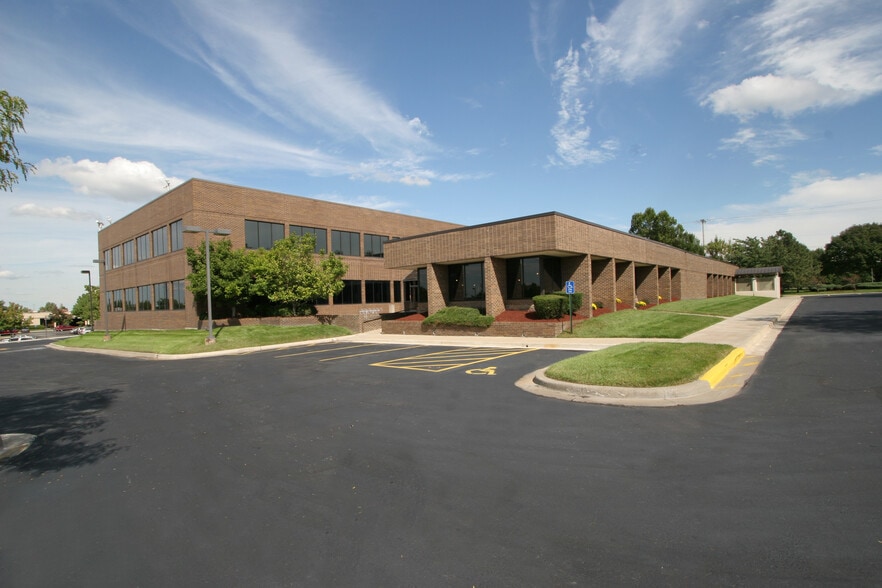 10310 W 84th Ter, Lenexa, KS for sale - Building Photo - Image 3 of 5