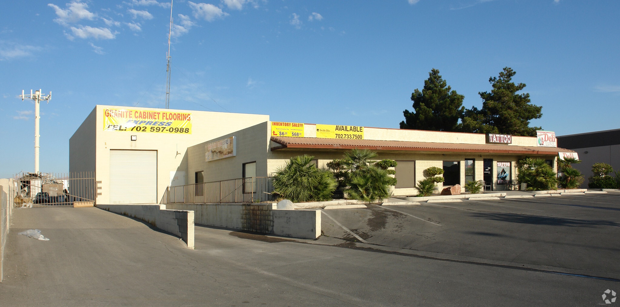 5611-5617 S Valley View Blvd, Las Vegas, NV for lease Primary Photo- Image 1 of 12