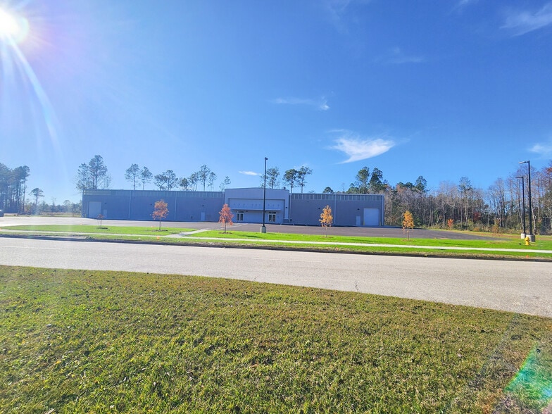 5672 Commerce Blvd W. blvd, Mobile, AL for lease - Building Photo - Image 3 of 9