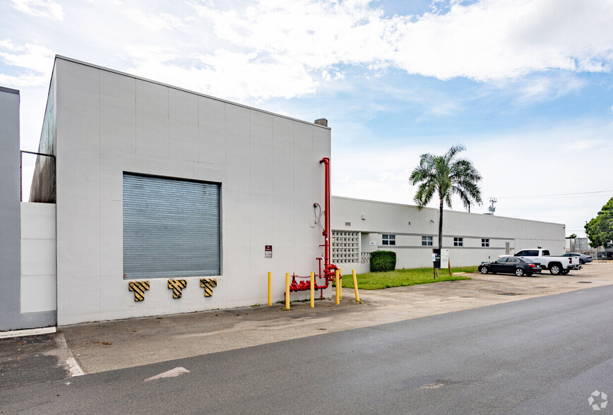 750 NW 57th Ct, Fort Lauderdale, FL for lease - Building Photo - Image 2 of 15