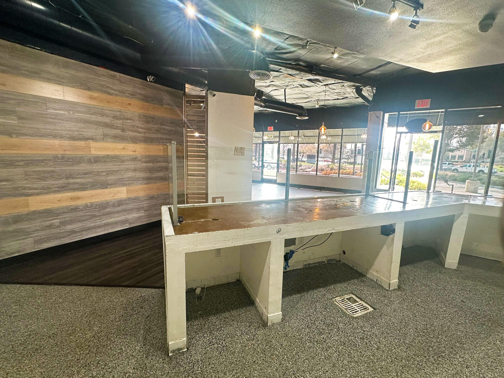 420-424 E Hospitality Ln, San Bernardino, CA for lease Interior Photo- Image 1 of 4