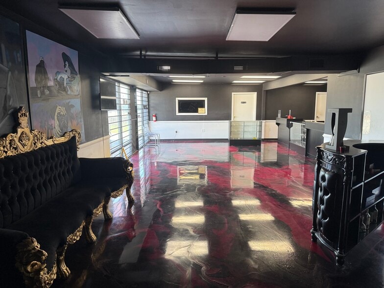 673 W Pipeline Rd, Hurst, TX à louer - Photo du bâtiment - Image 3 de 8