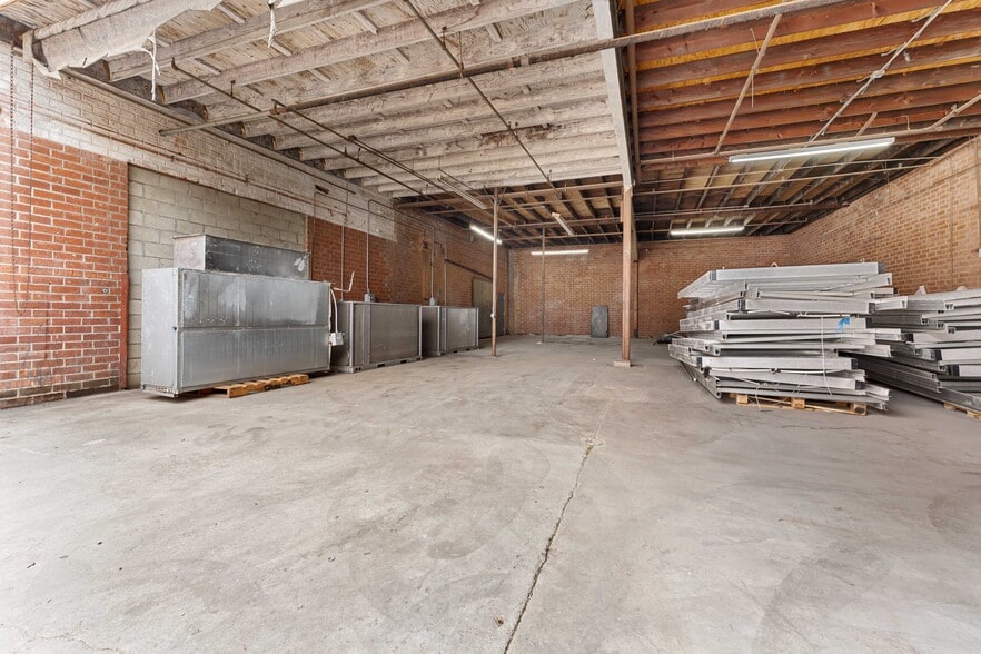 15610 S Main St, Gardena, CA for sale - Interior Photo - Image 3 of 36