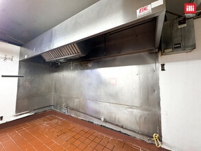 14525-14529 Vanowen St, Van Nuys, CA for lease Interior Photo- Image 2 of 6