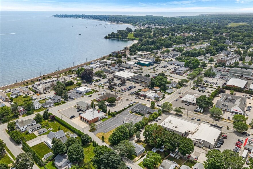 43 Pennsylvania Ave, Niantic, CT for sale - Building Photo - Image 1 of 18