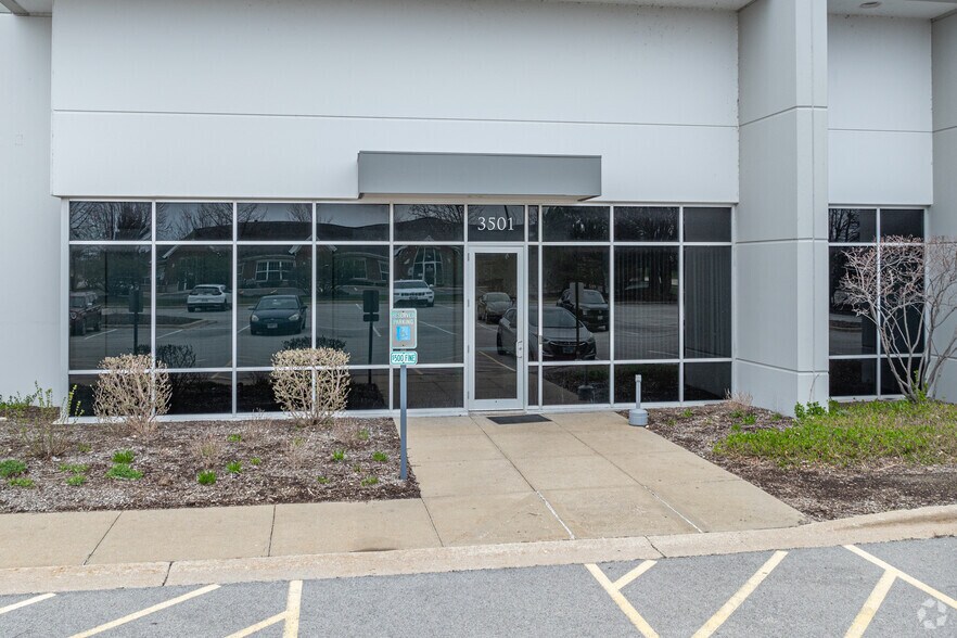3501 Corporate Dr, Joliet, IL for lease - Building Photo - Image 3 of 5