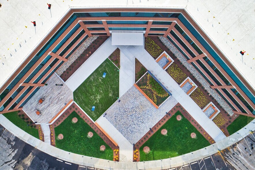 11000 Weston Pky, Cary, NC à louer - Aérien - Image 2 de 34