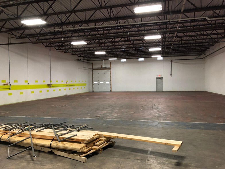 4455 Chambers Hill Rd, Harrisburg, PA for lease - Interior Photo - Image 3 of 8