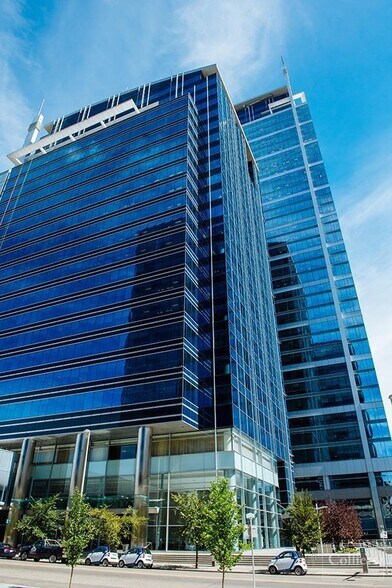 520 3rd Ave SW, Calgary, AB à louer - Photo du bâtiment - Image 3 de 3