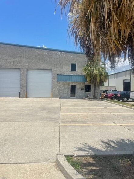 2724 Crestview St, Kenner, LA for lease - Building Photo - Image 3 of 12