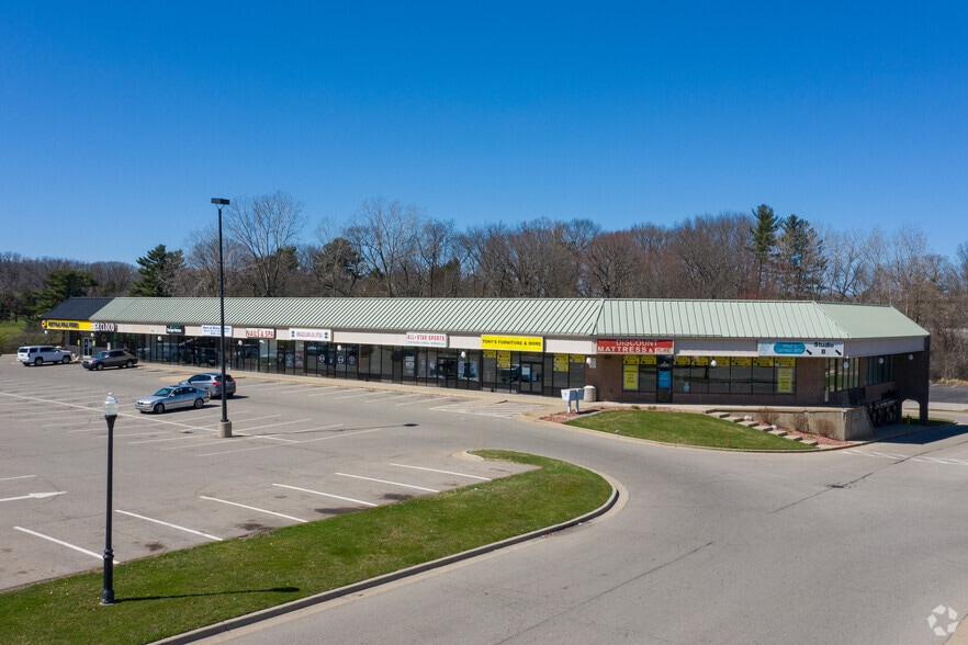 2035-2055 28th St, Grand Rapids, MI for lease - Primary Photo - Image 1 of 6