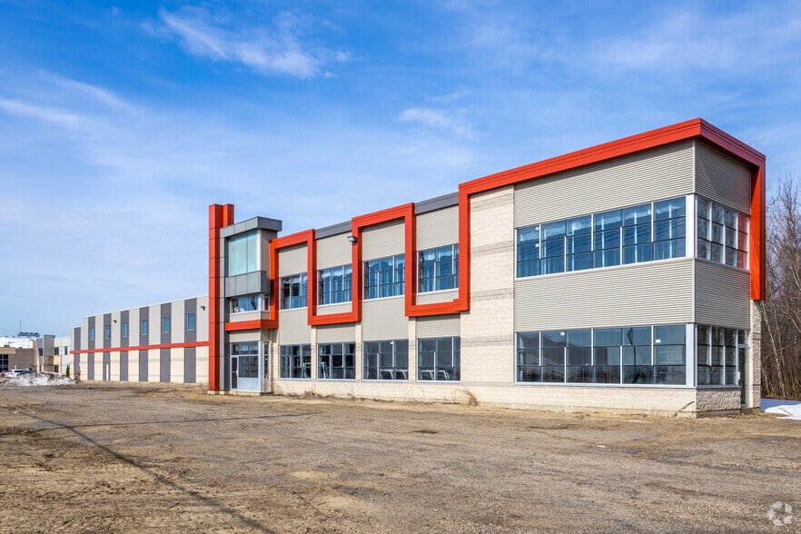 585 Rue Fernand-Poitras, Terrebonne, QC à vendre - Photo principale - Image 1 de 1