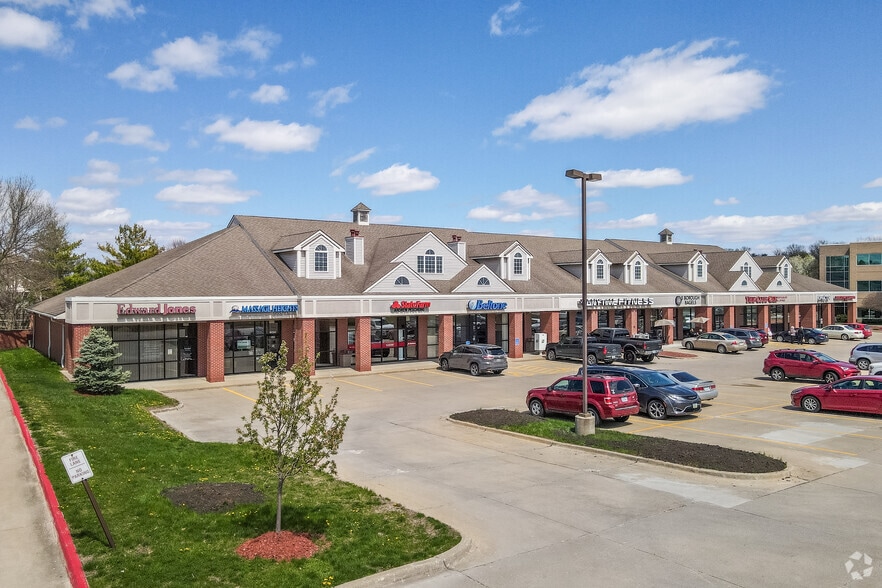 13435 University Ave, Clive, IA for lease - Primary Photo - Image 1 of 9
