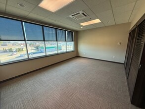 1650 N Kingshighway St, Cape Girardeau, MO for lease Interior Photo- Image 2 of 5